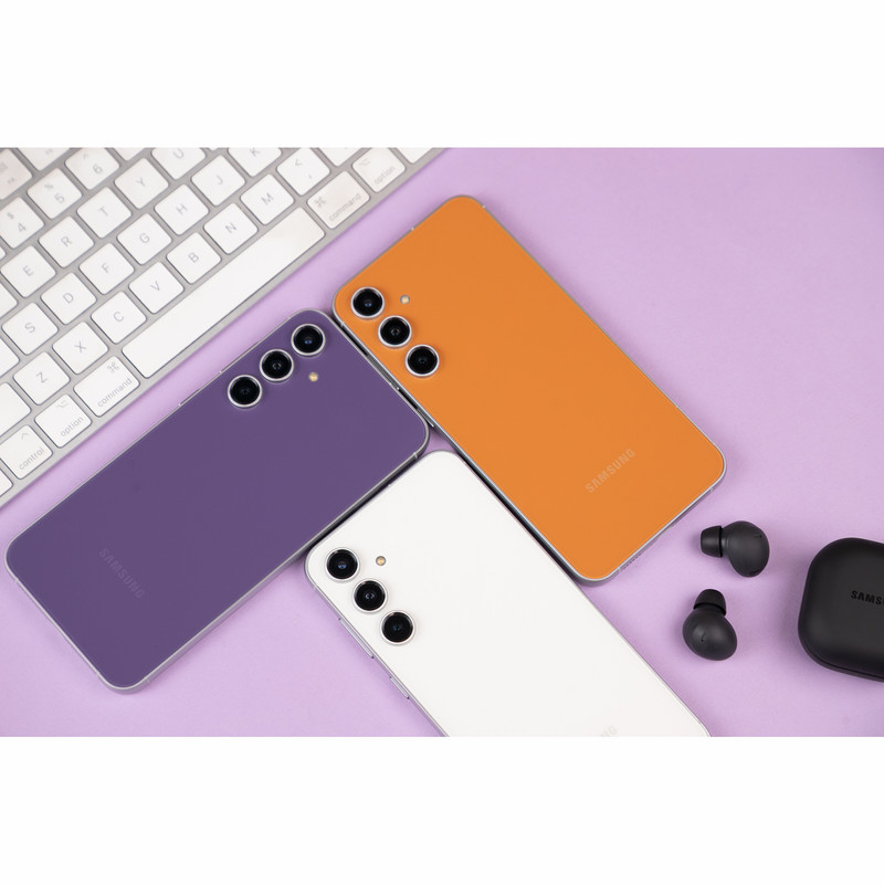  گوشی موبایل سامسونگ مدل Galaxy S23 FE دو سیم کارت ظرفیت 256 گیگابایت و رم 8 گیگابایت به همراه شارژر سامسونگ - ویتنام